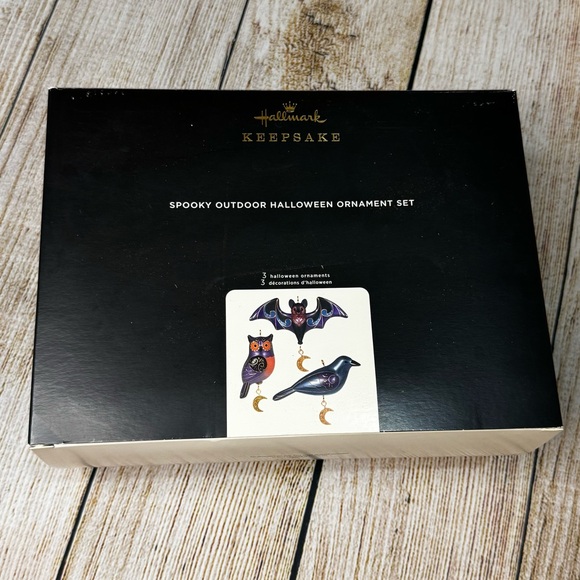 NWT Hallmark Halloween Spooky Outdoor Halloween Ornament Set Owl Bat Raven - Picture 2 of 9